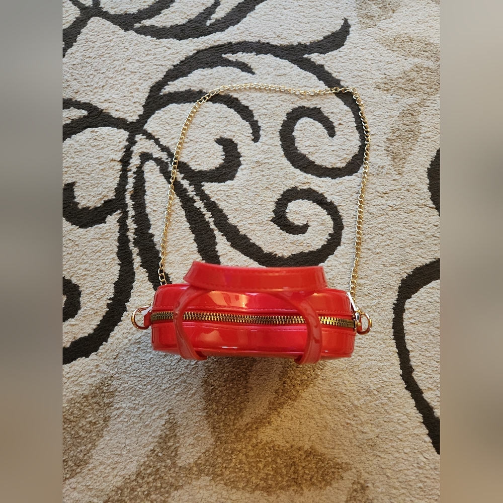 Red Heart Mini Bag with Gold Chain - Picture 6 of 9